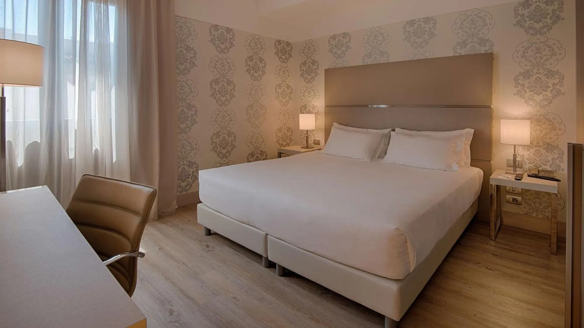 Nh Firenze Hotel Florence